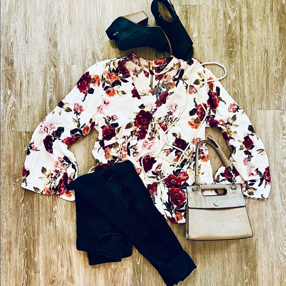 Deep V neck flowy tunic size XL